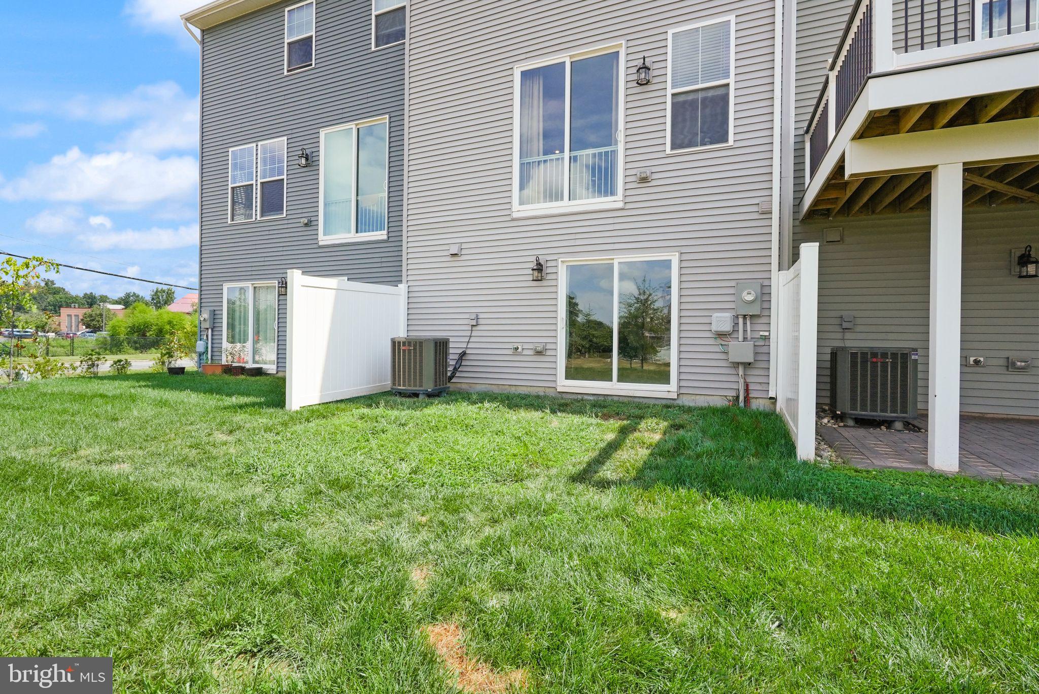 10602 Sheffield Glen Ln