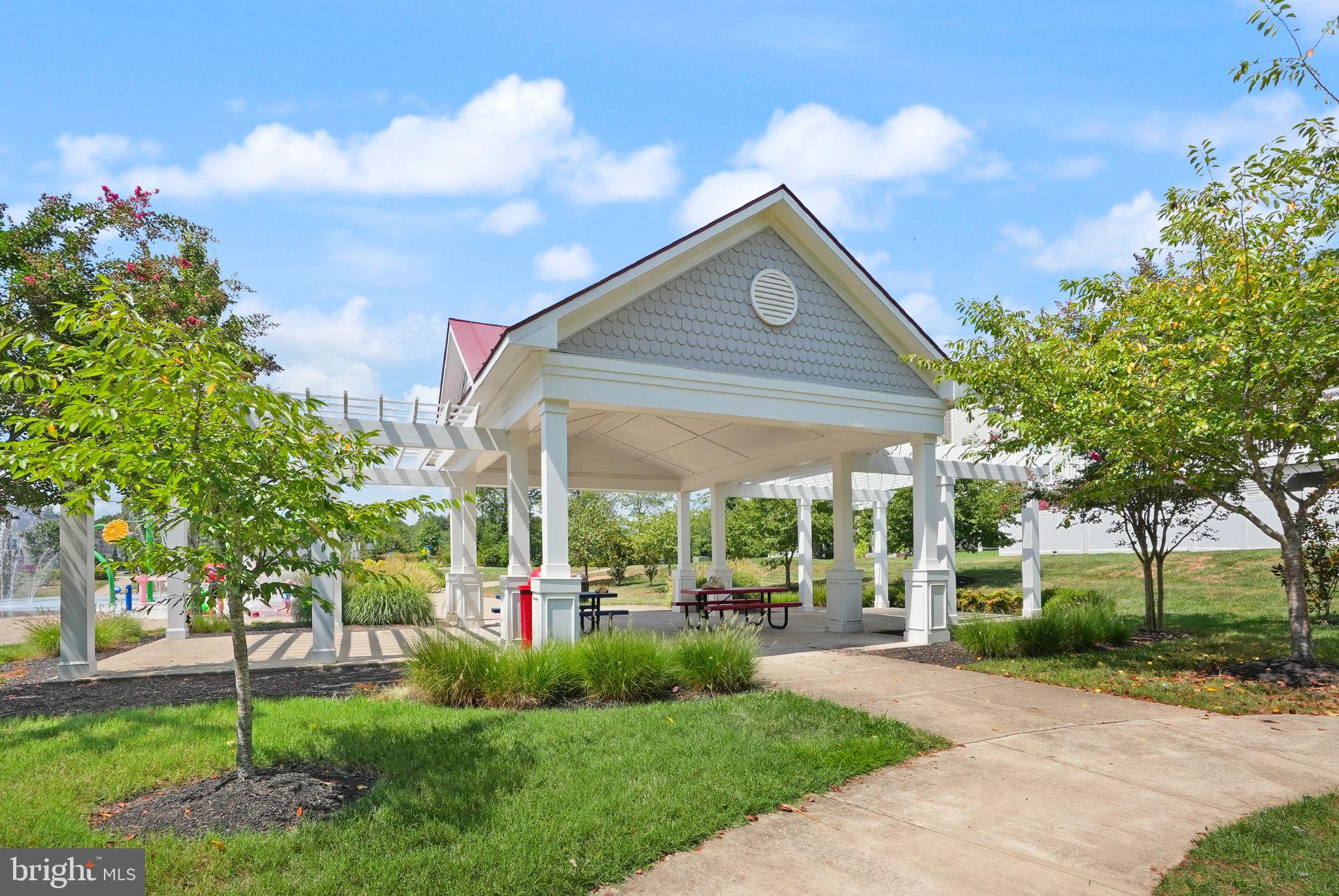 10602 Sheffield Glen Ln