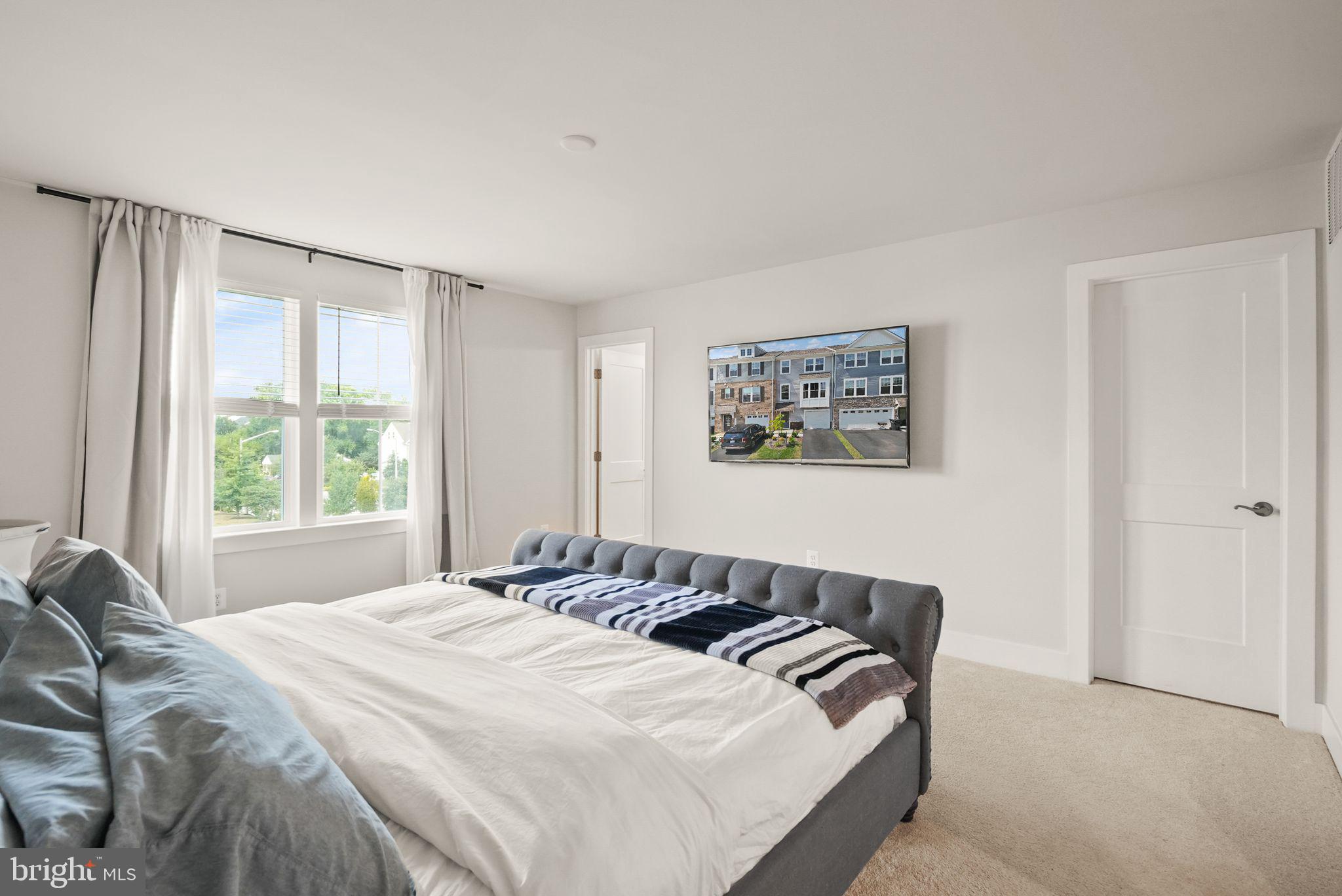 10602 Sheffield Glen Ln