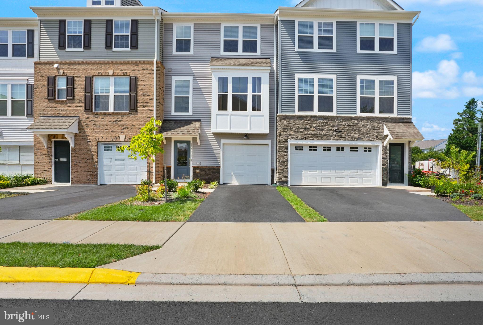 10602 Sheffield Glen Ln