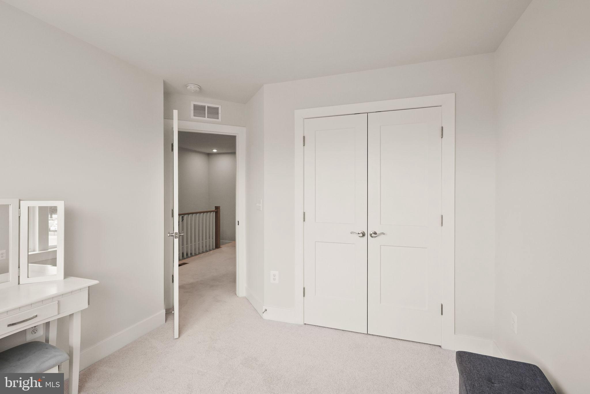 10602 Sheffield Glen Ln