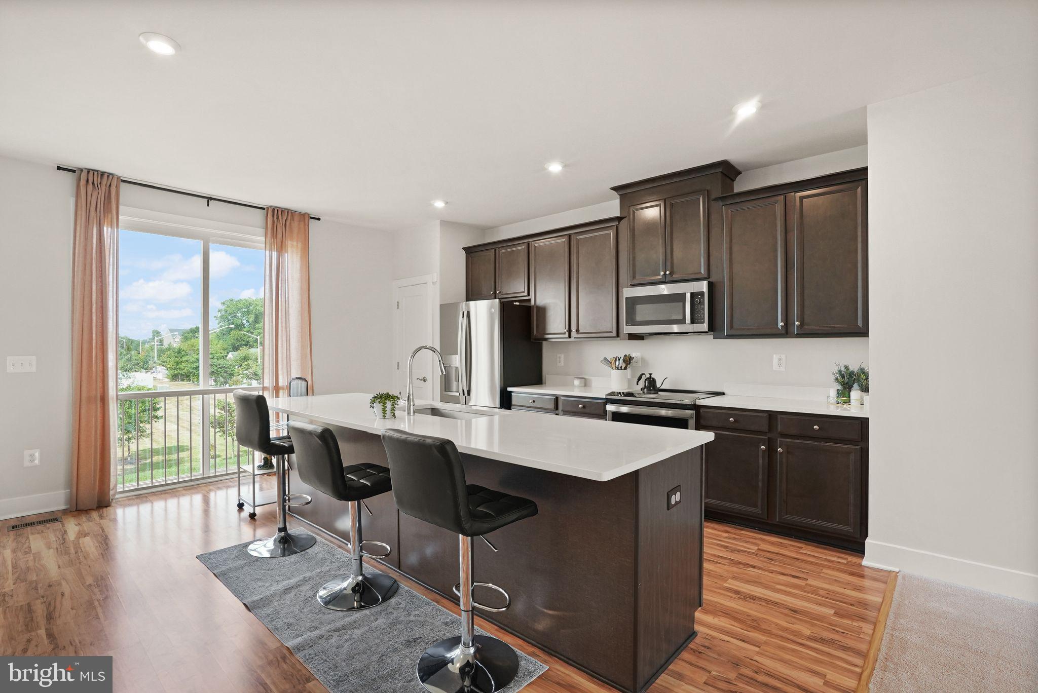 10602 Sheffield Glen Ln