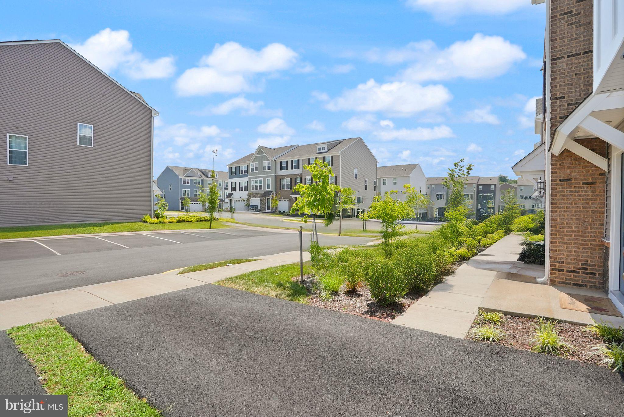 10602 Sheffield Glen Ln