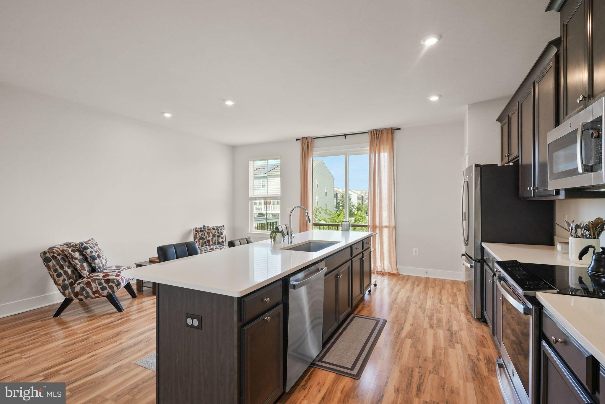 10602 Sheffield Glen Ln