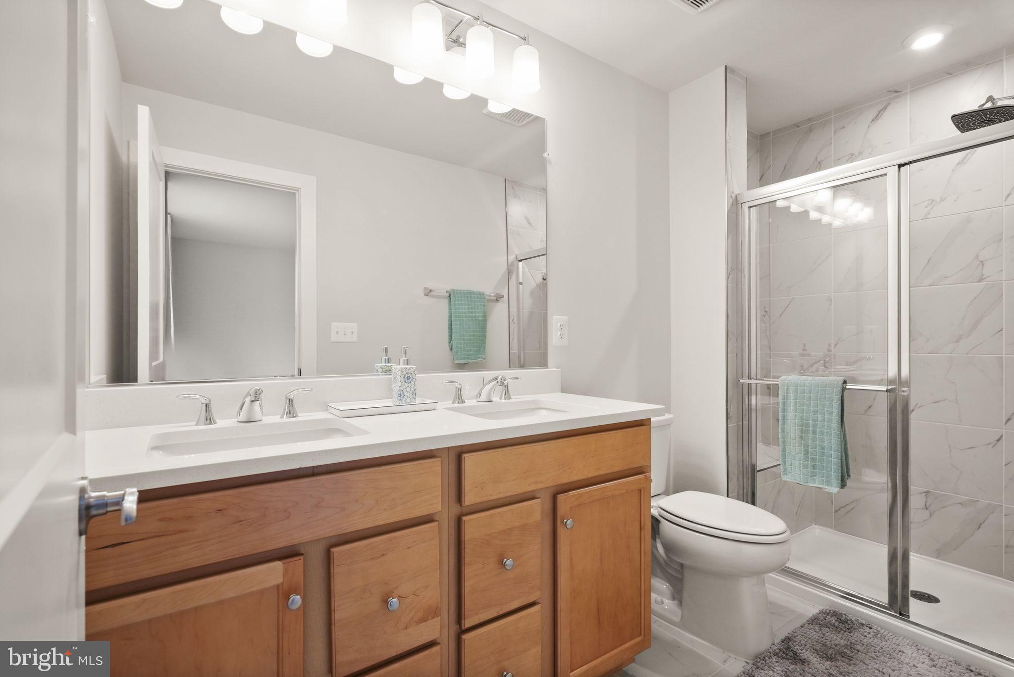 10602 Sheffield Glen Ln