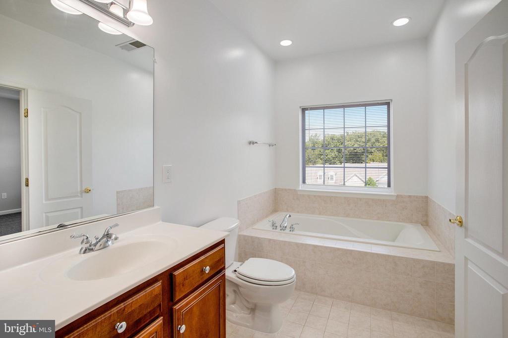 17485 BAYOU BEND CIR