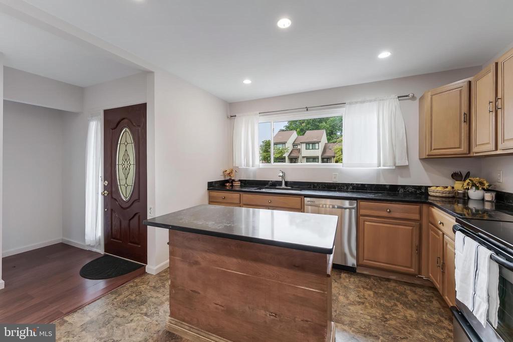 15353 Grist Mill Ter