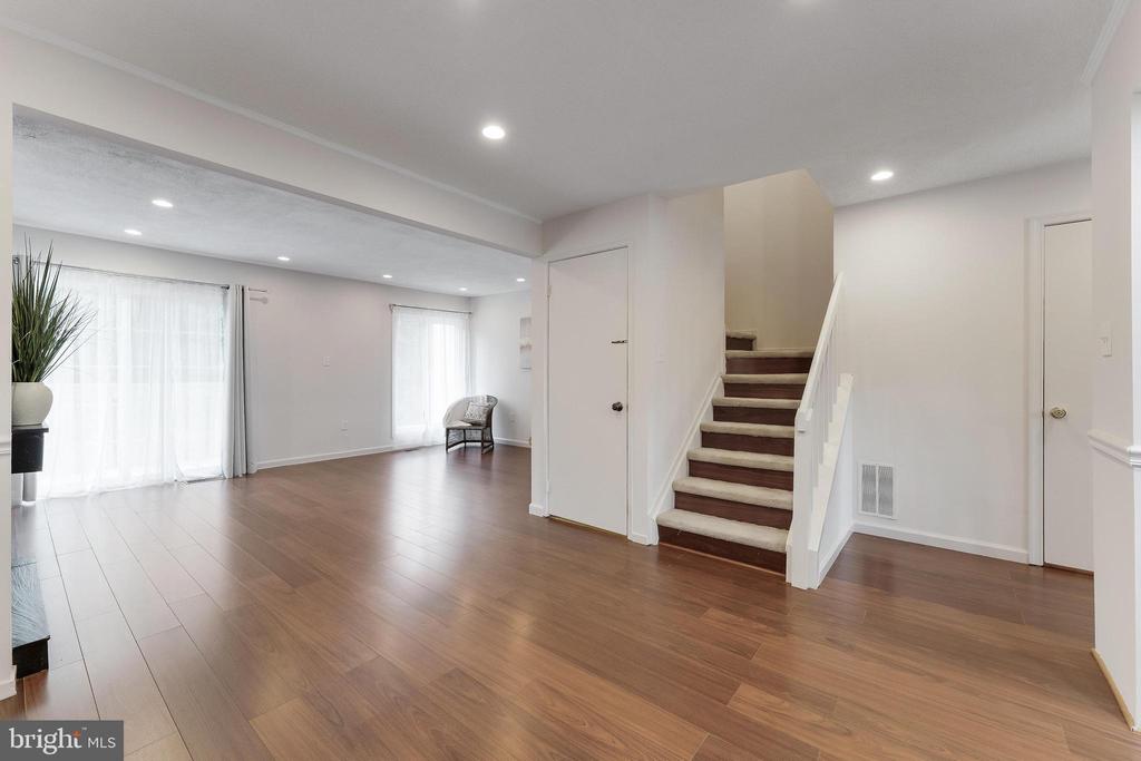 15353 Grist Mill Ter