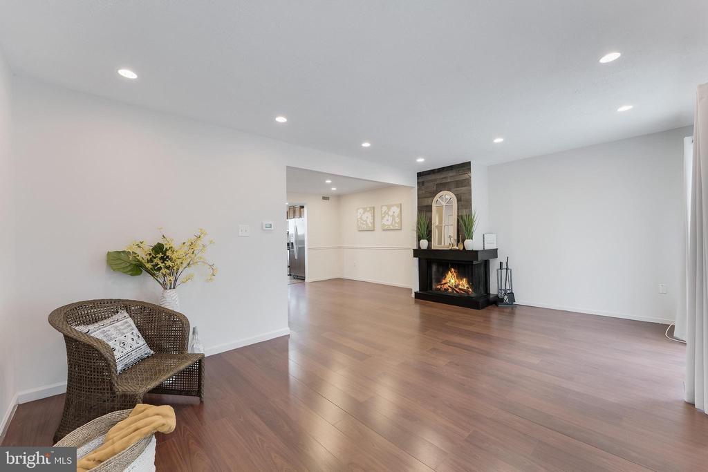 15353 Grist Mill Ter