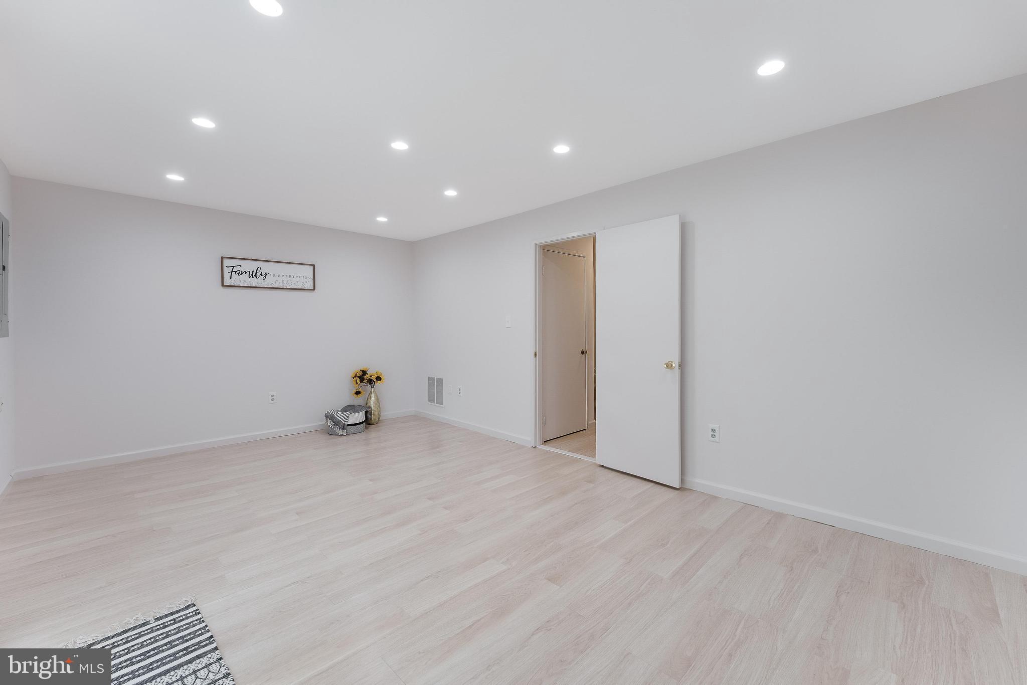 15353 Grist Mill Ter