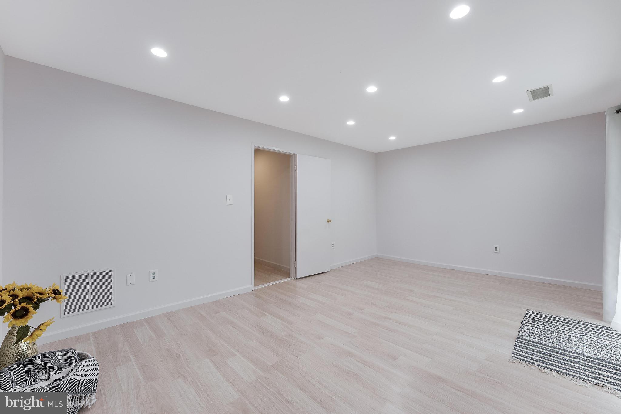 15353 Grist Mill Ter