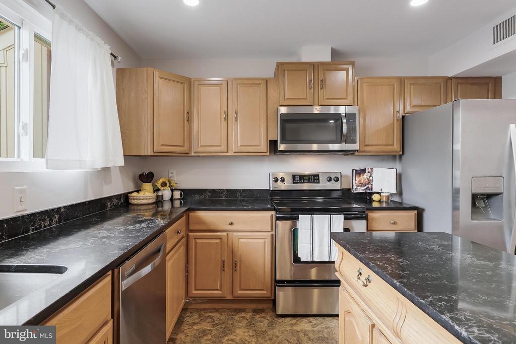 15353 Grist Mill Ter