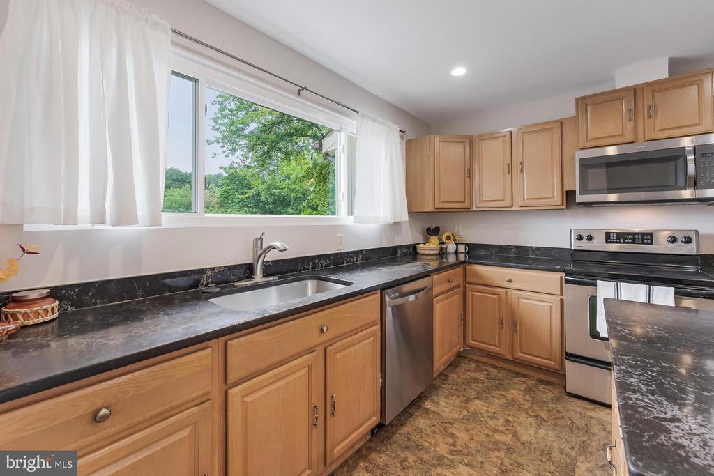 15353 Grist Mill Ter