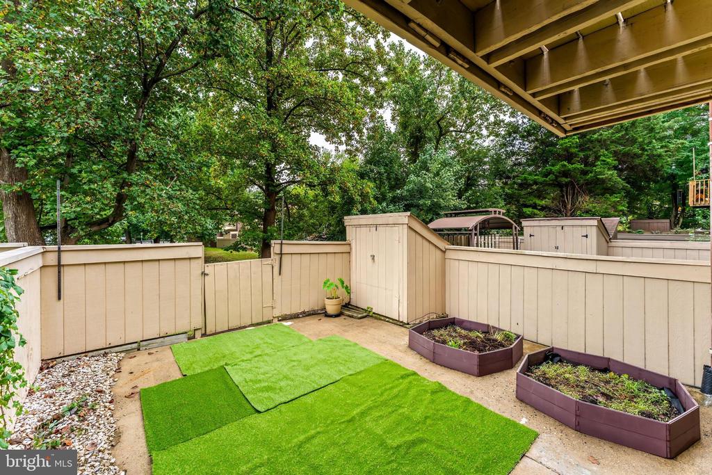 15353 Grist Mill Ter