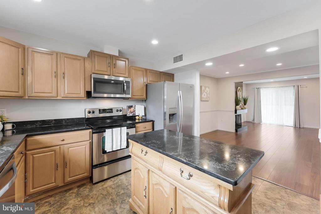 15353 Grist Mill Ter
