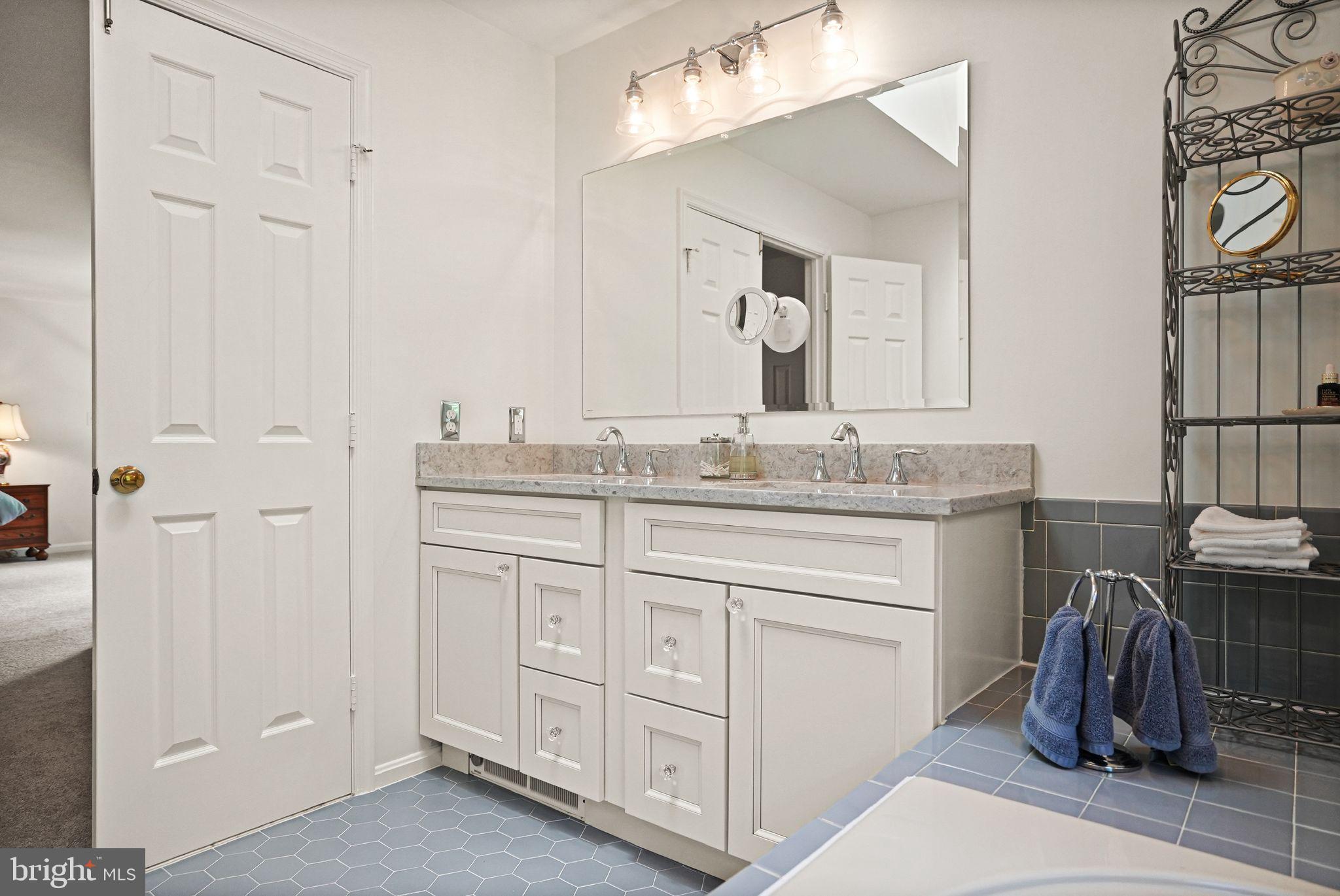 6040 TOKEN FOREST DRIVE