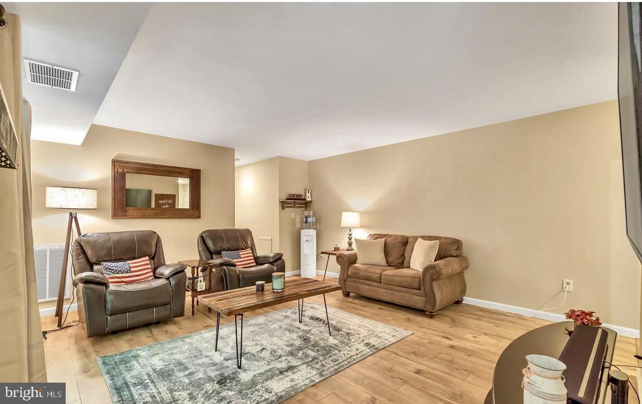 1543 COLONIAL DRIVE T2