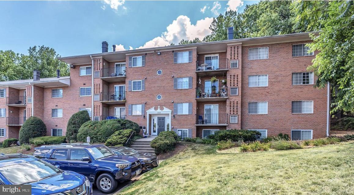 1543 COLONIAL DRIVE T2