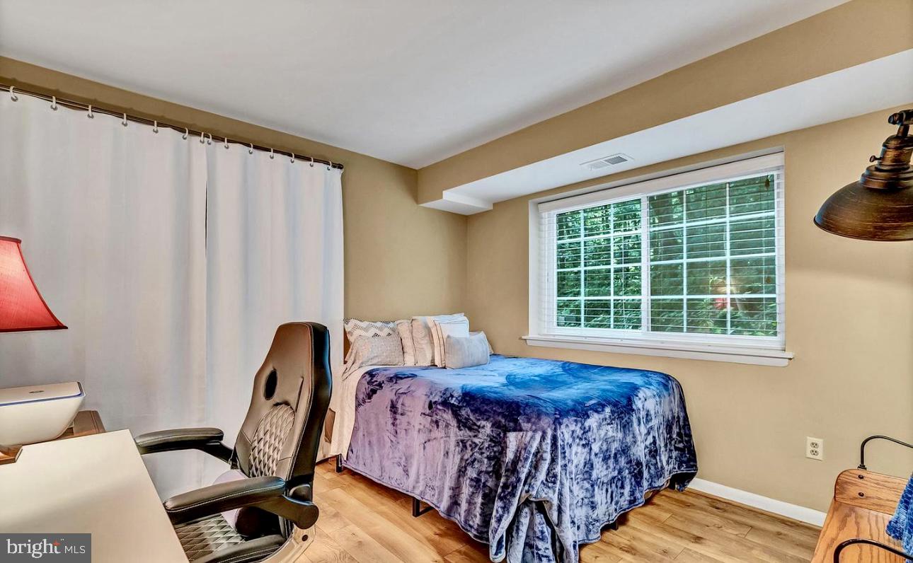 1543 COLONIAL DRIVE T2