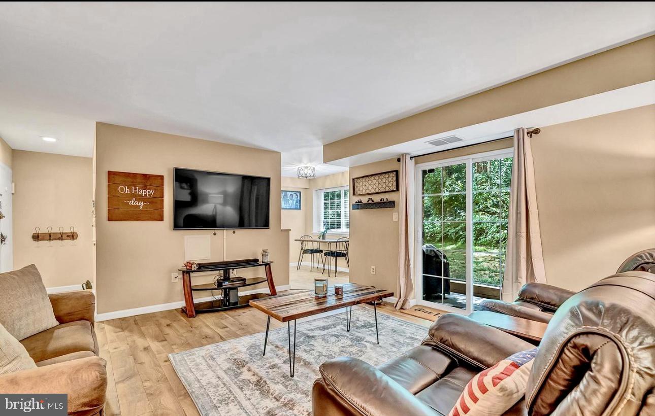 1543 COLONIAL DRIVE T2