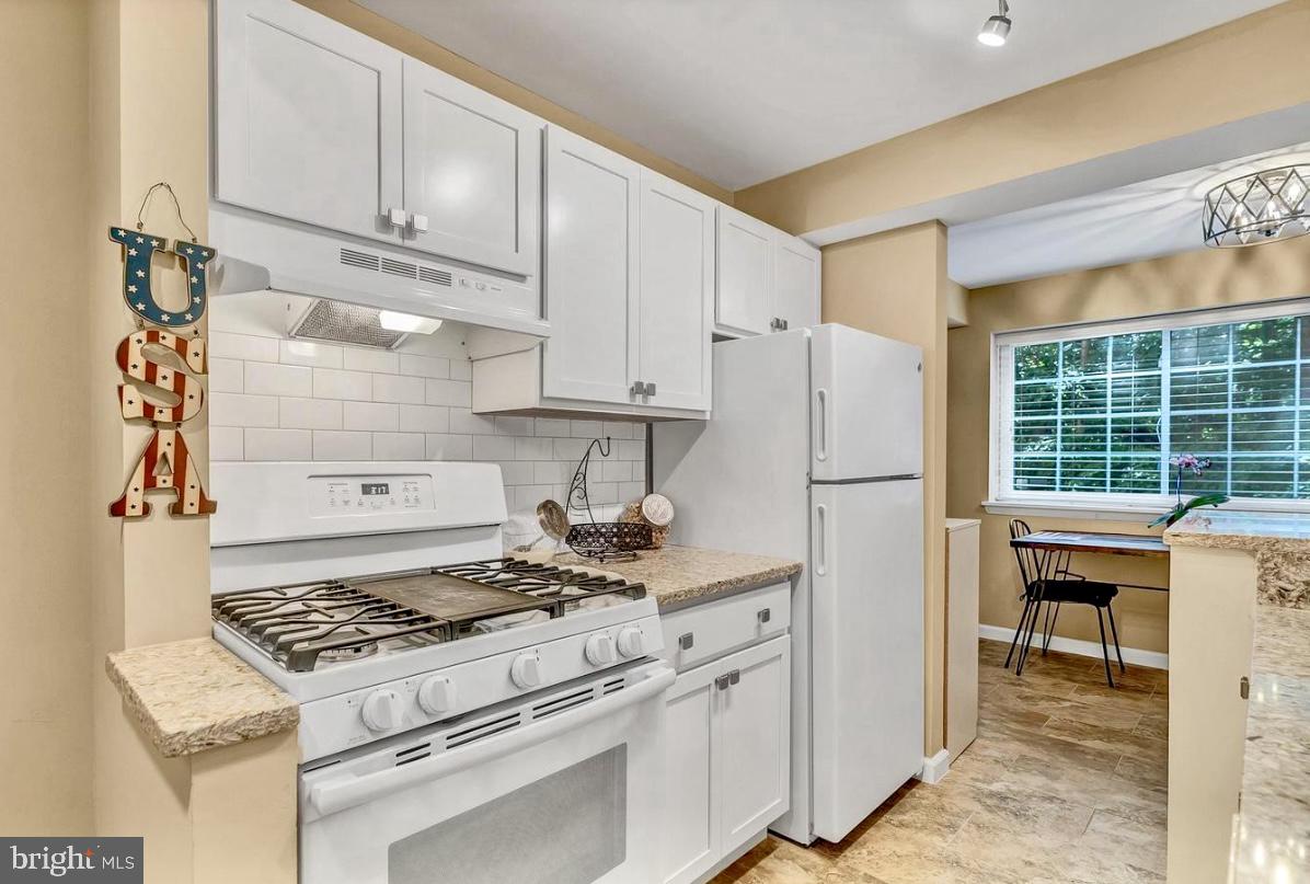 1543 COLONIAL DRIVE T2