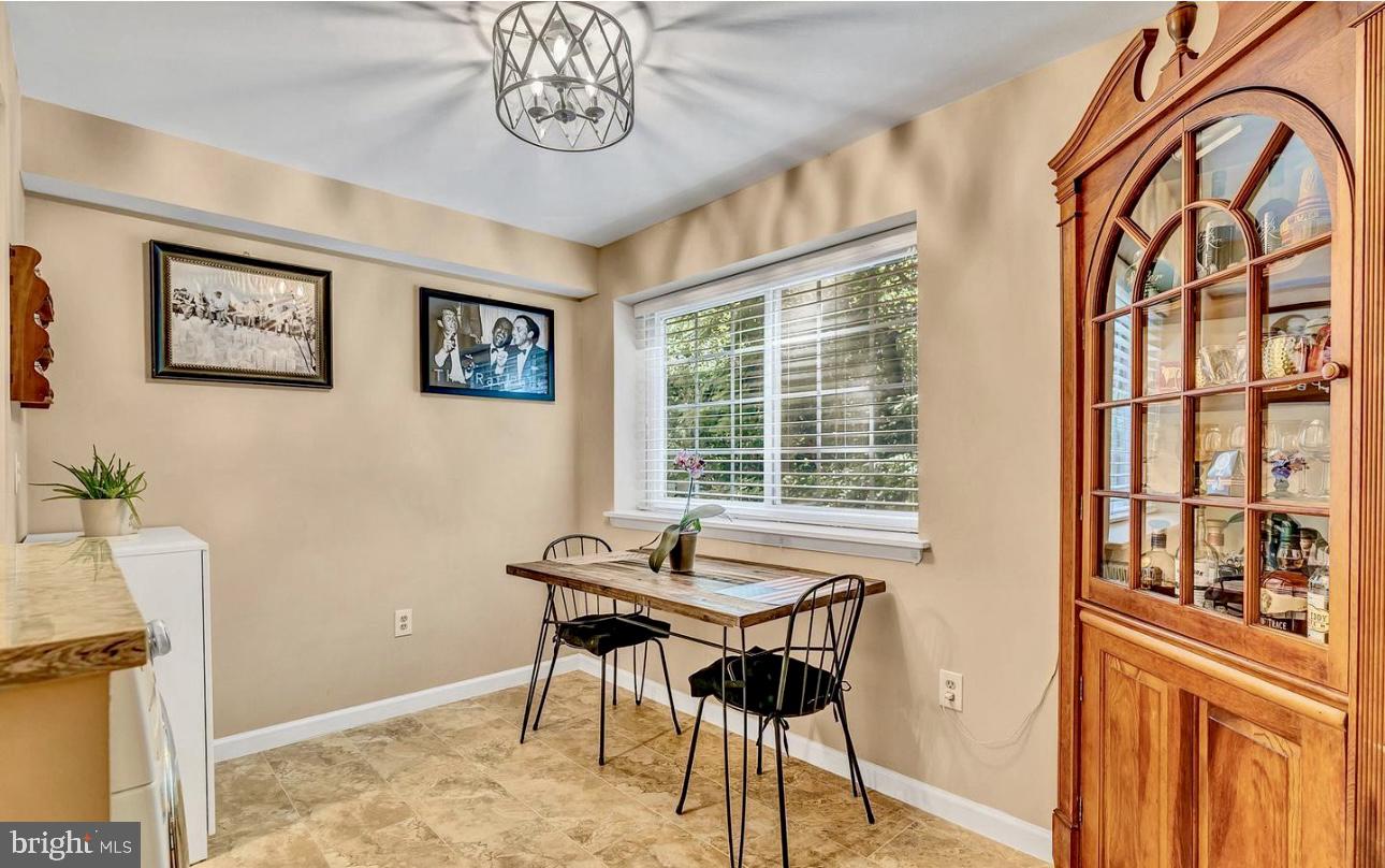 1543 COLONIAL DRIVE T2