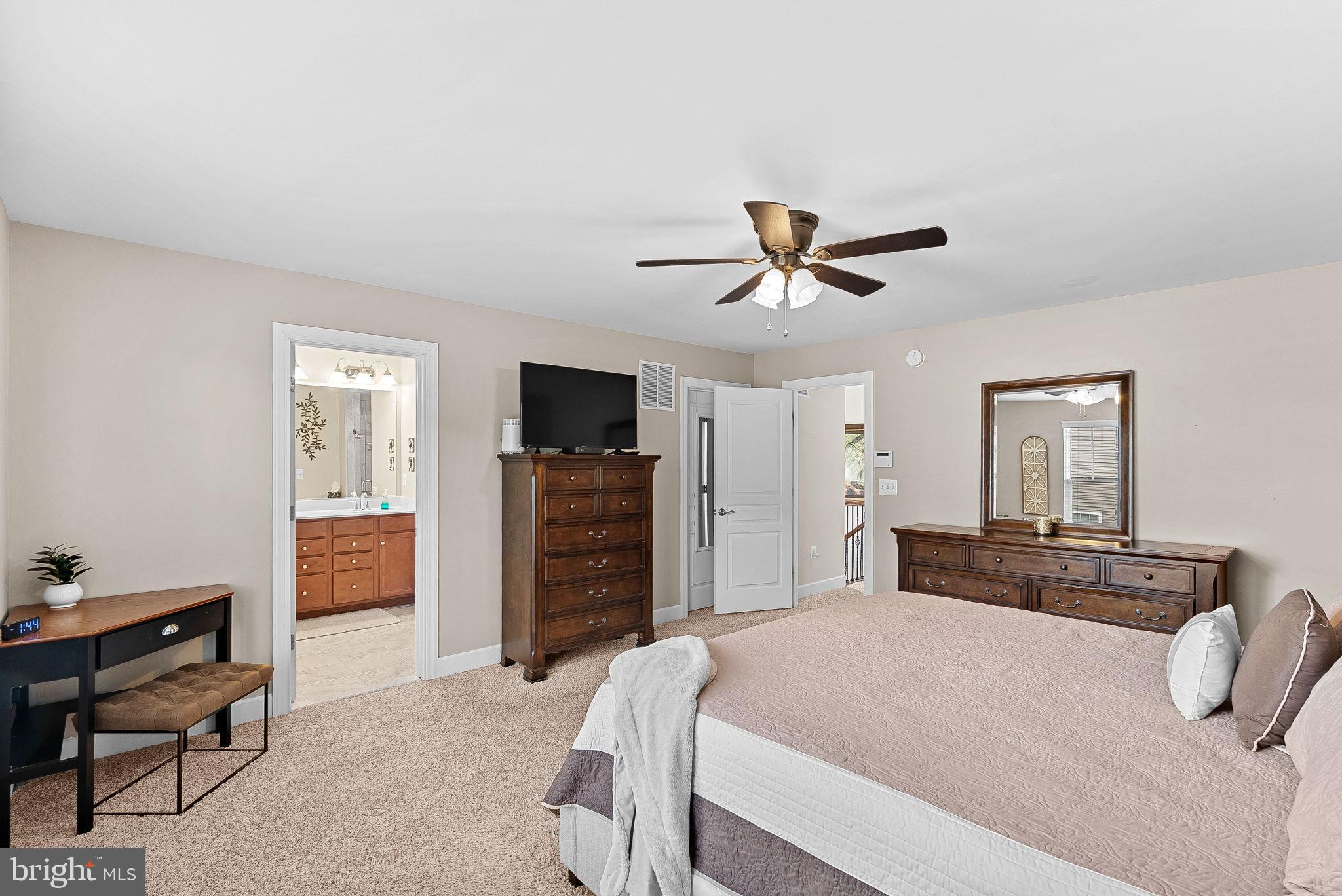 8943 ENGLEWOOD FARMS DRIVE