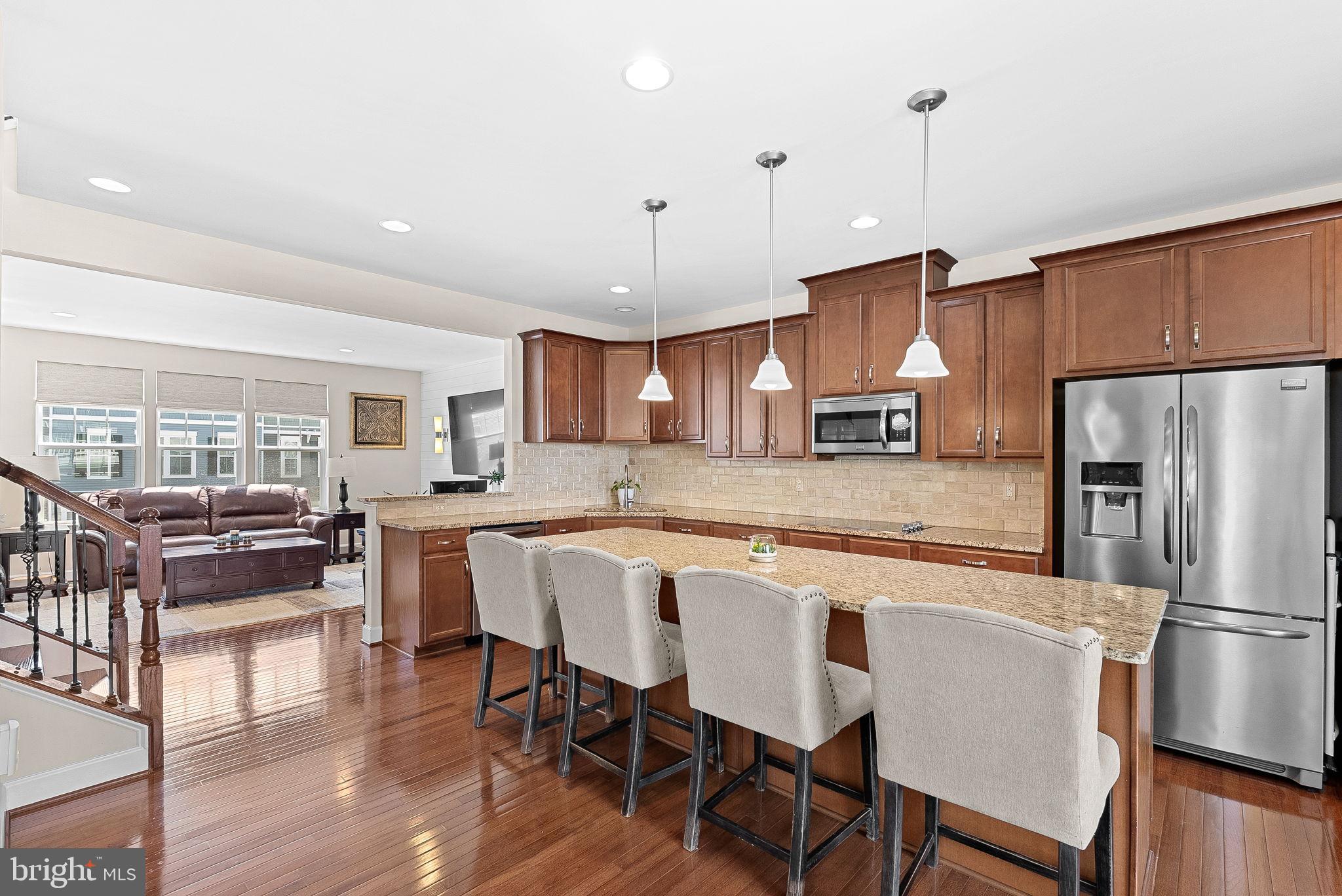 8943 ENGLEWOOD FARMS DRIVE