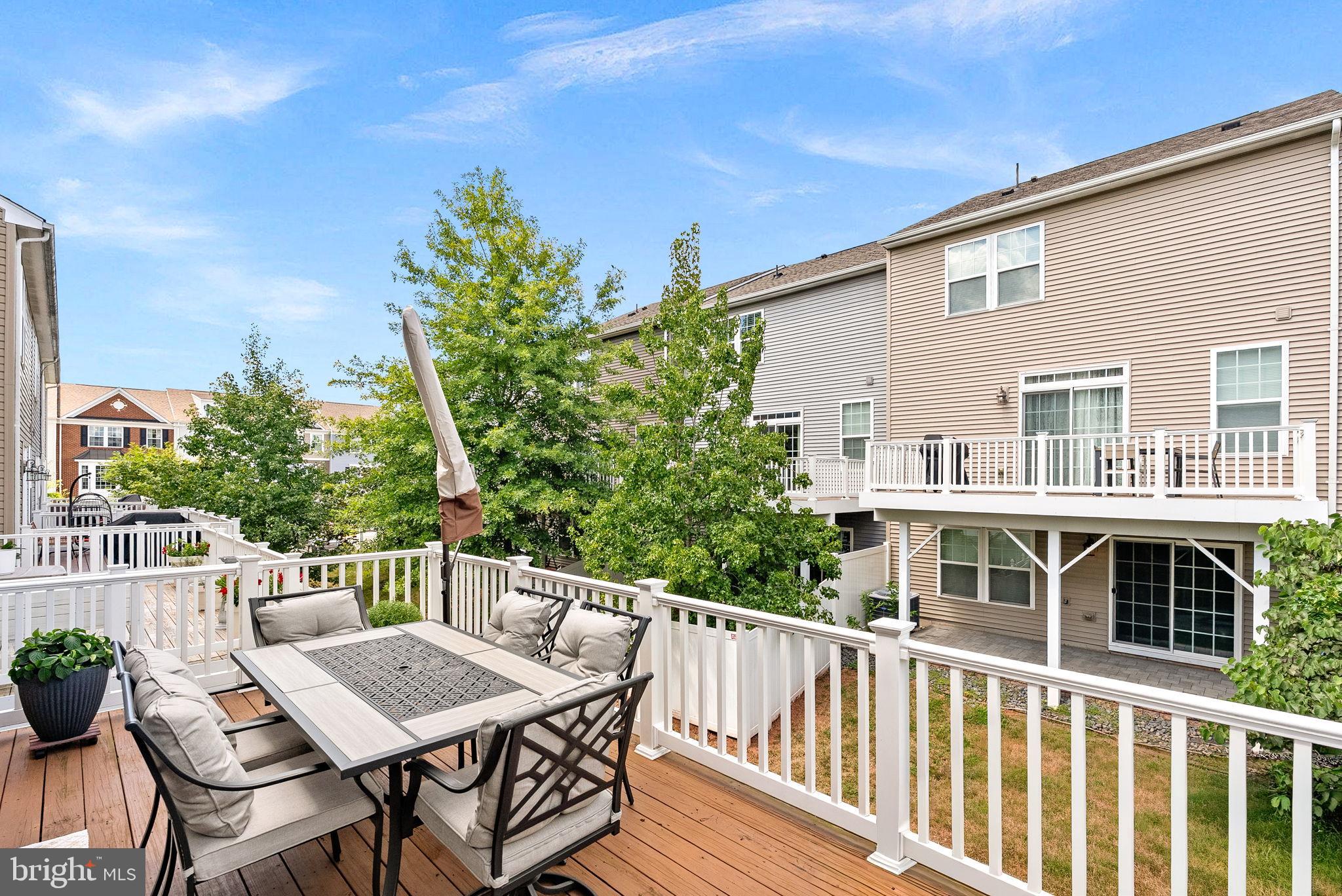 8943 ENGLEWOOD FARMS DRIVE