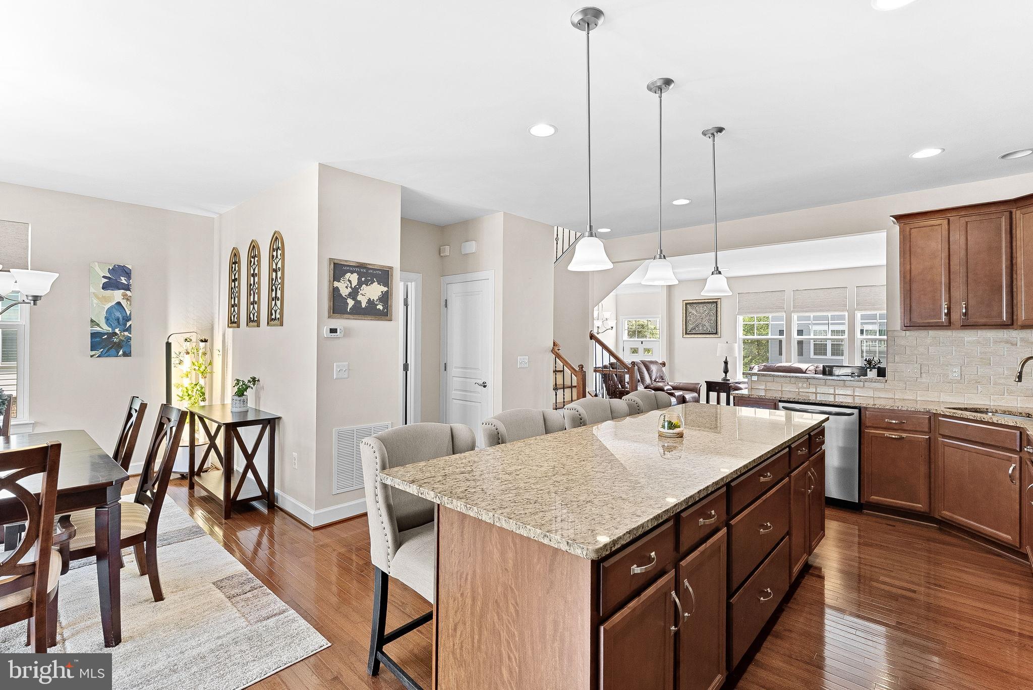 8943 ENGLEWOOD FARMS DRIVE