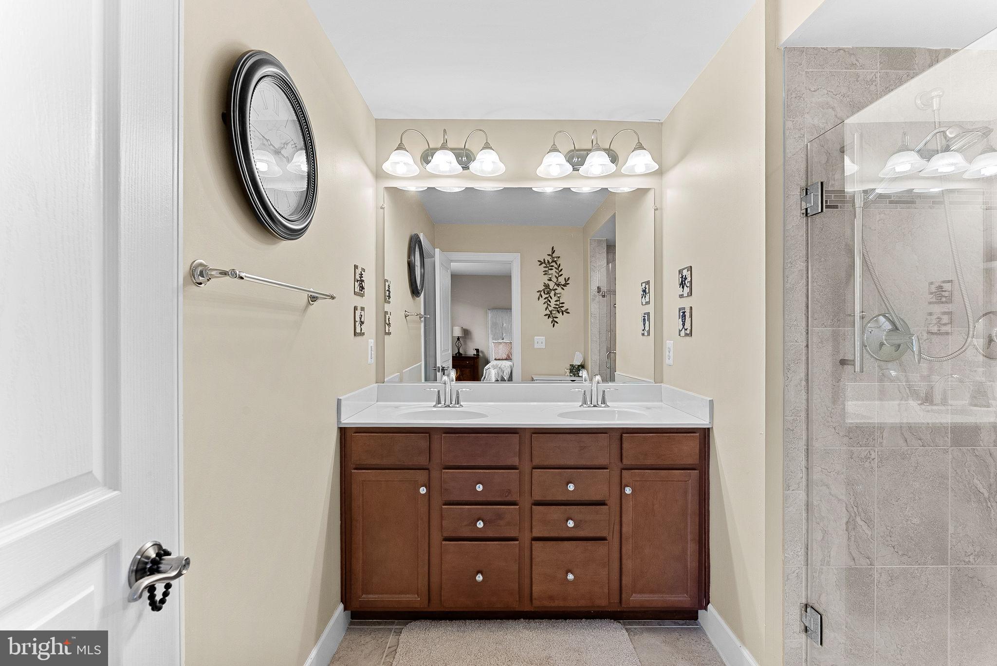 8943 ENGLEWOOD FARMS DRIVE