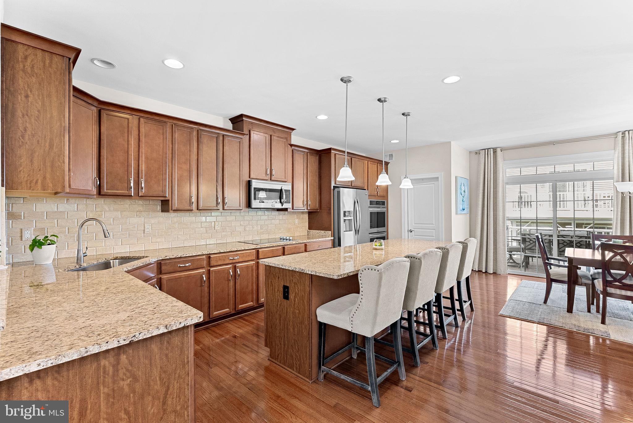 8943 ENGLEWOOD FARMS DRIVE