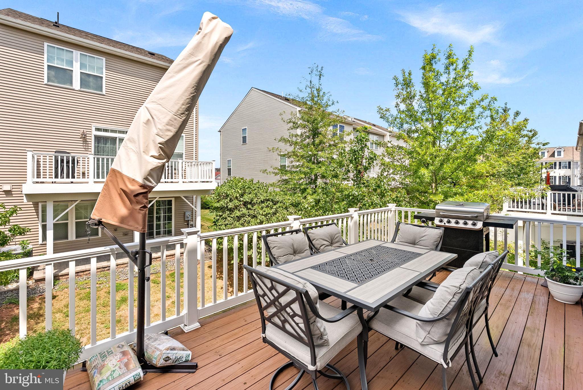 8943 ENGLEWOOD FARMS DRIVE