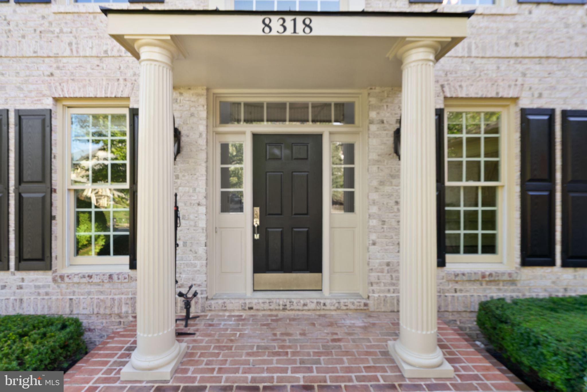 8318 ROXBOROUGH LOOP