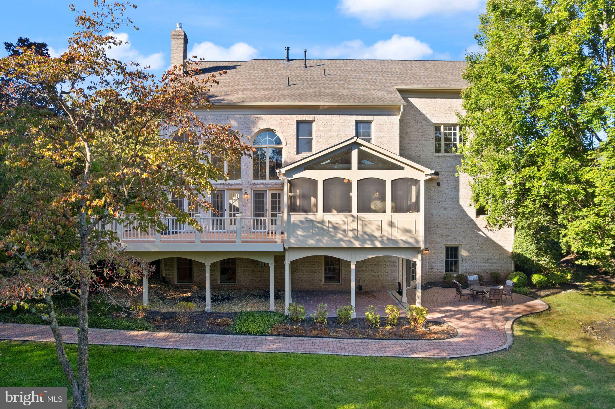 8318 ROXBOROUGH LOOP