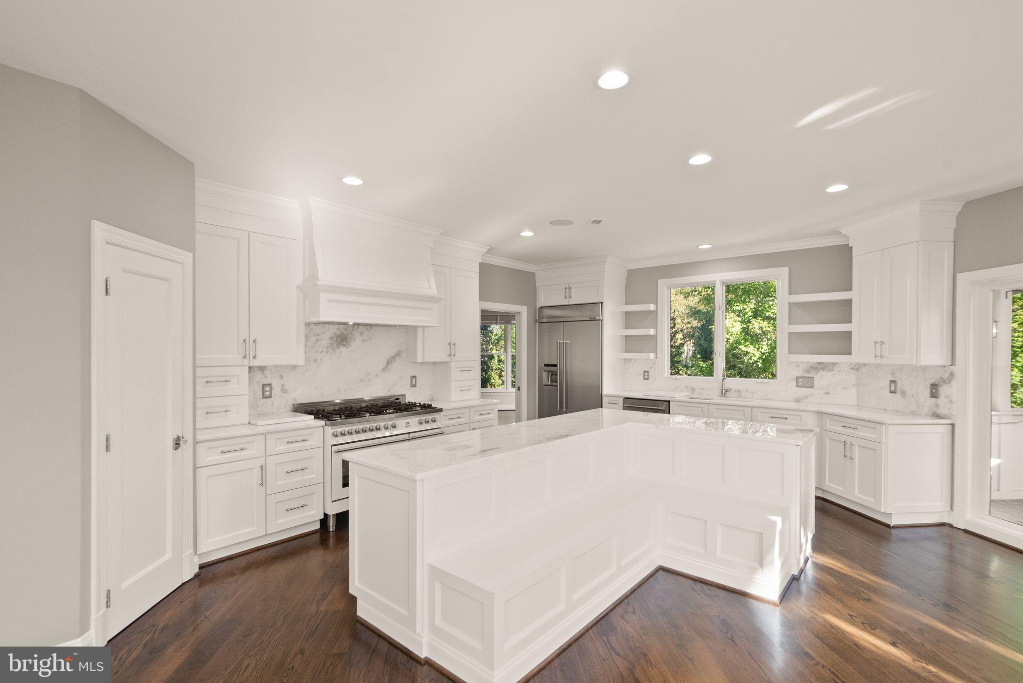 8318 ROXBOROUGH LOOP