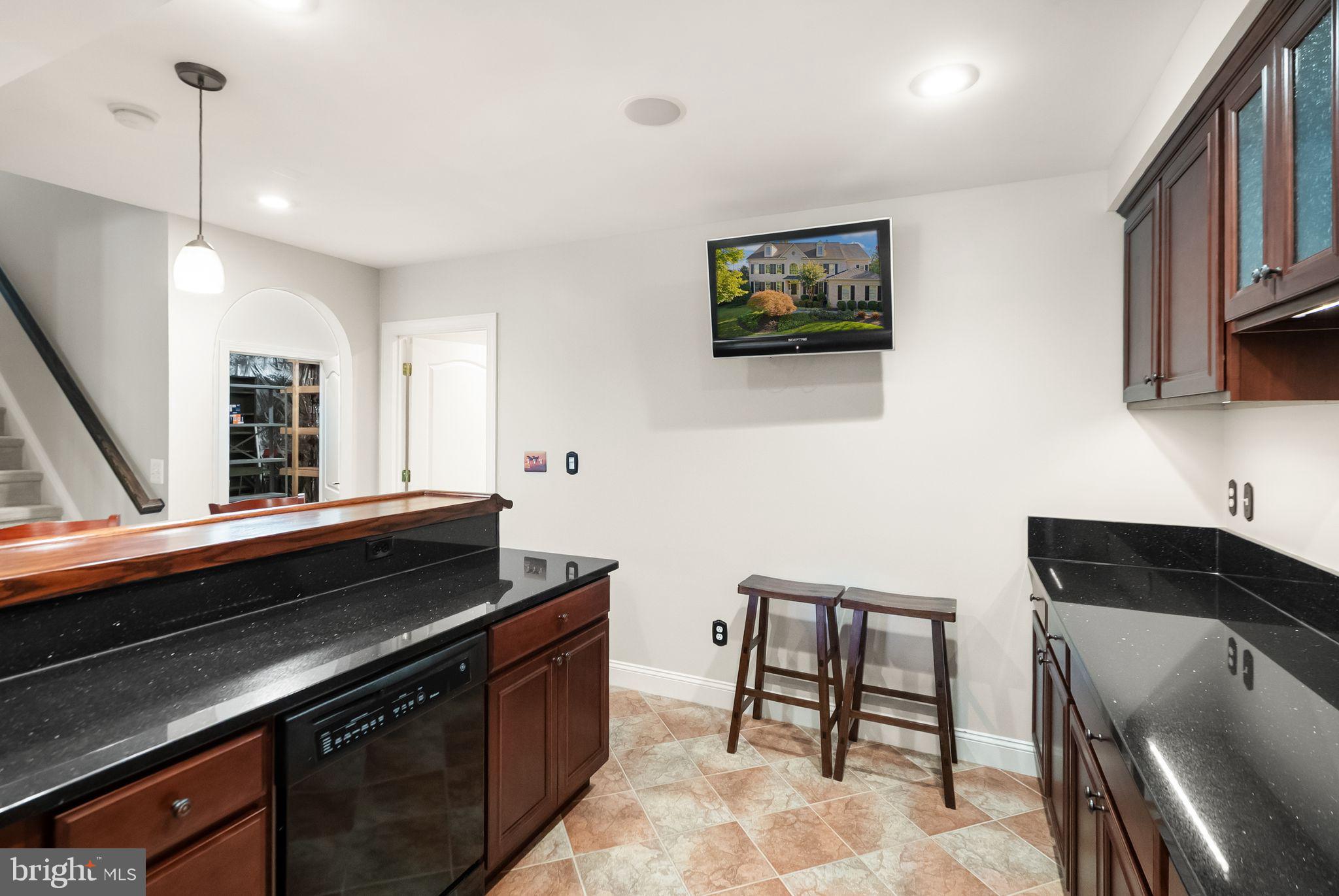 8318 ROXBOROUGH LOOP