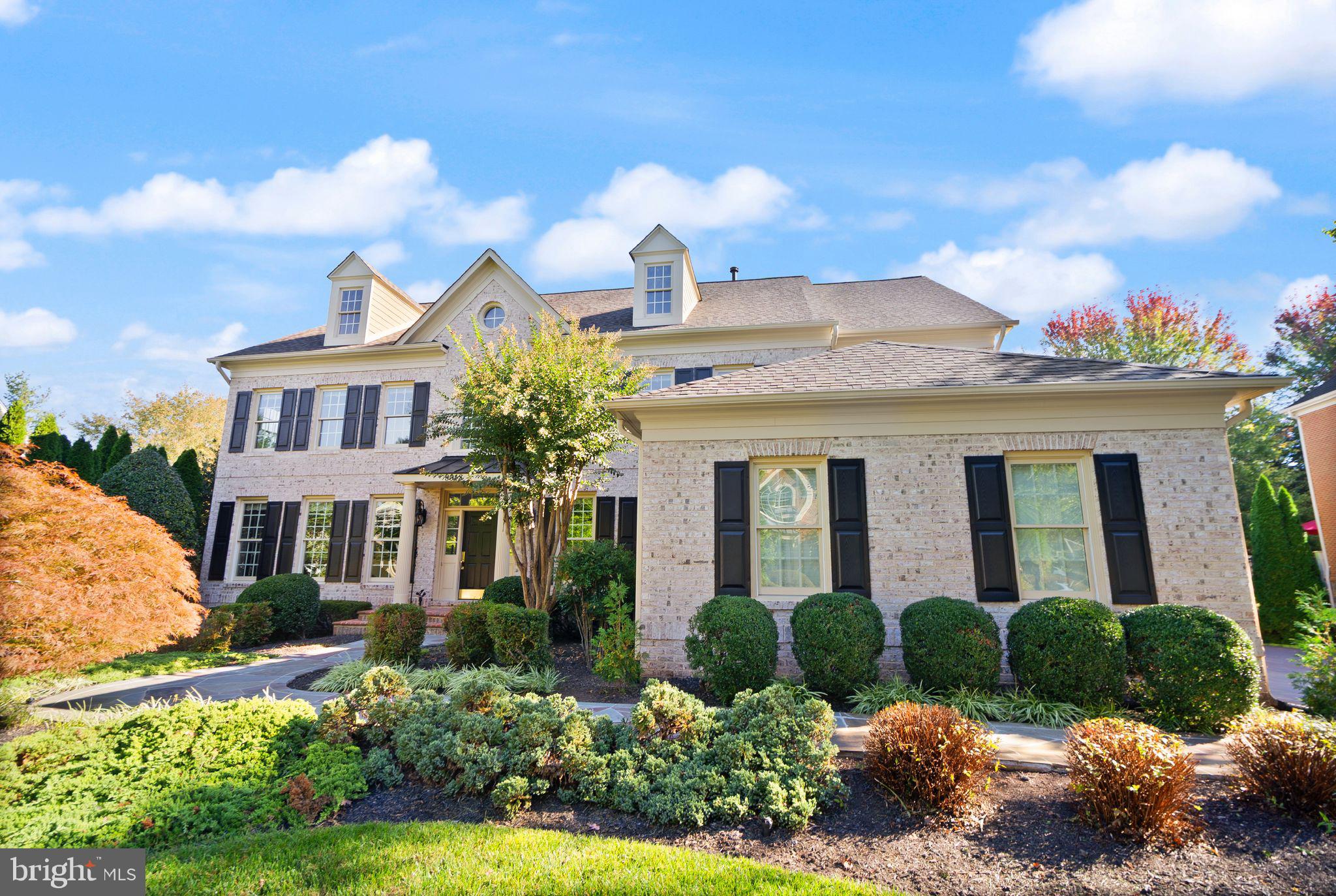 8318 ROXBOROUGH LOOP