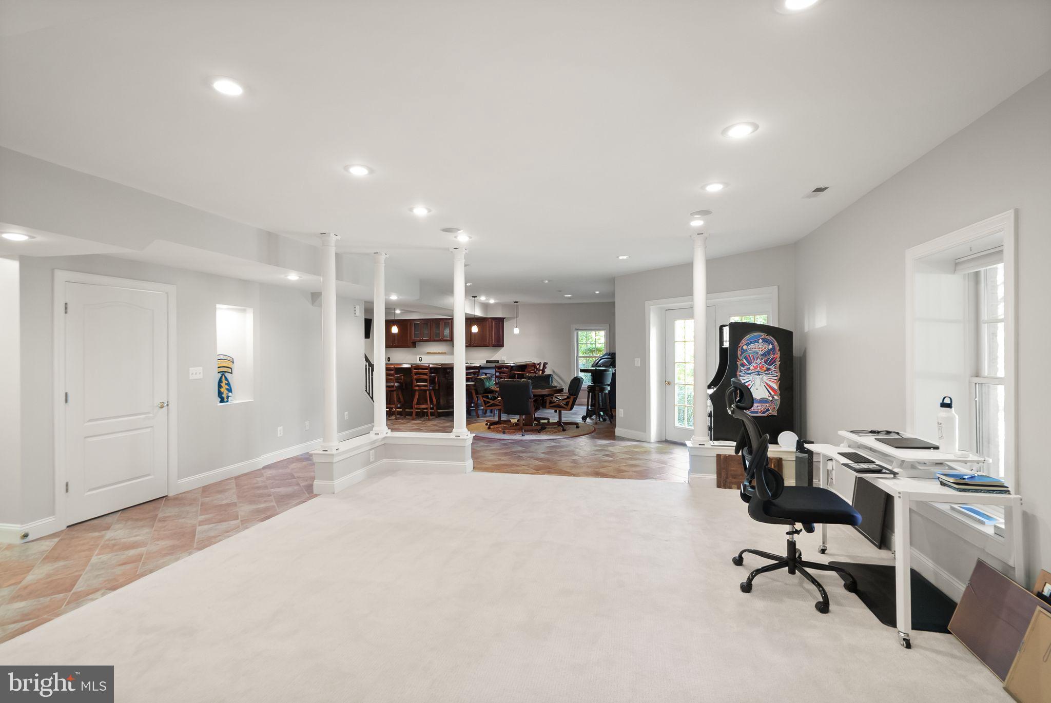 8318 ROXBOROUGH LOOP