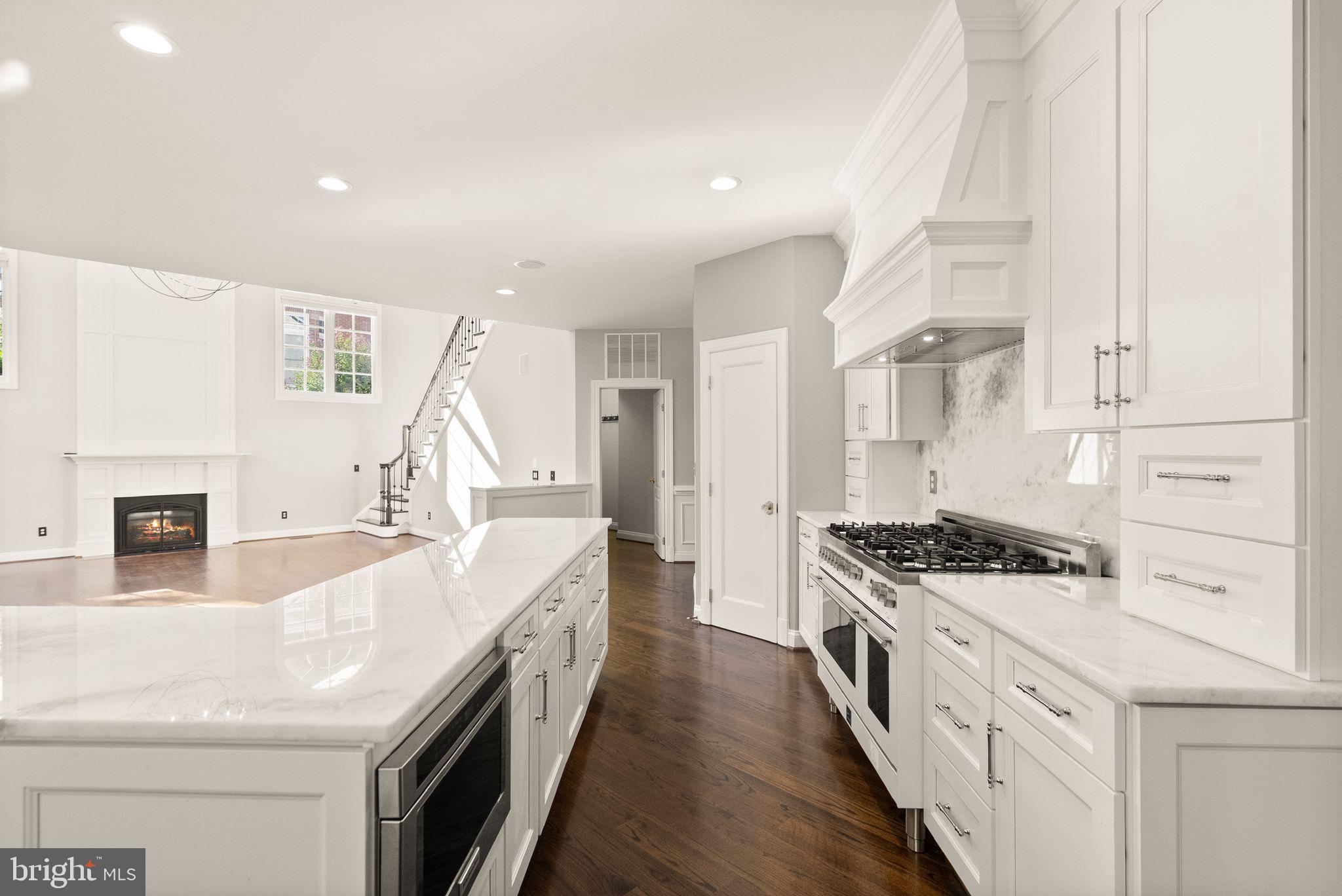 8318 ROXBOROUGH LOOP