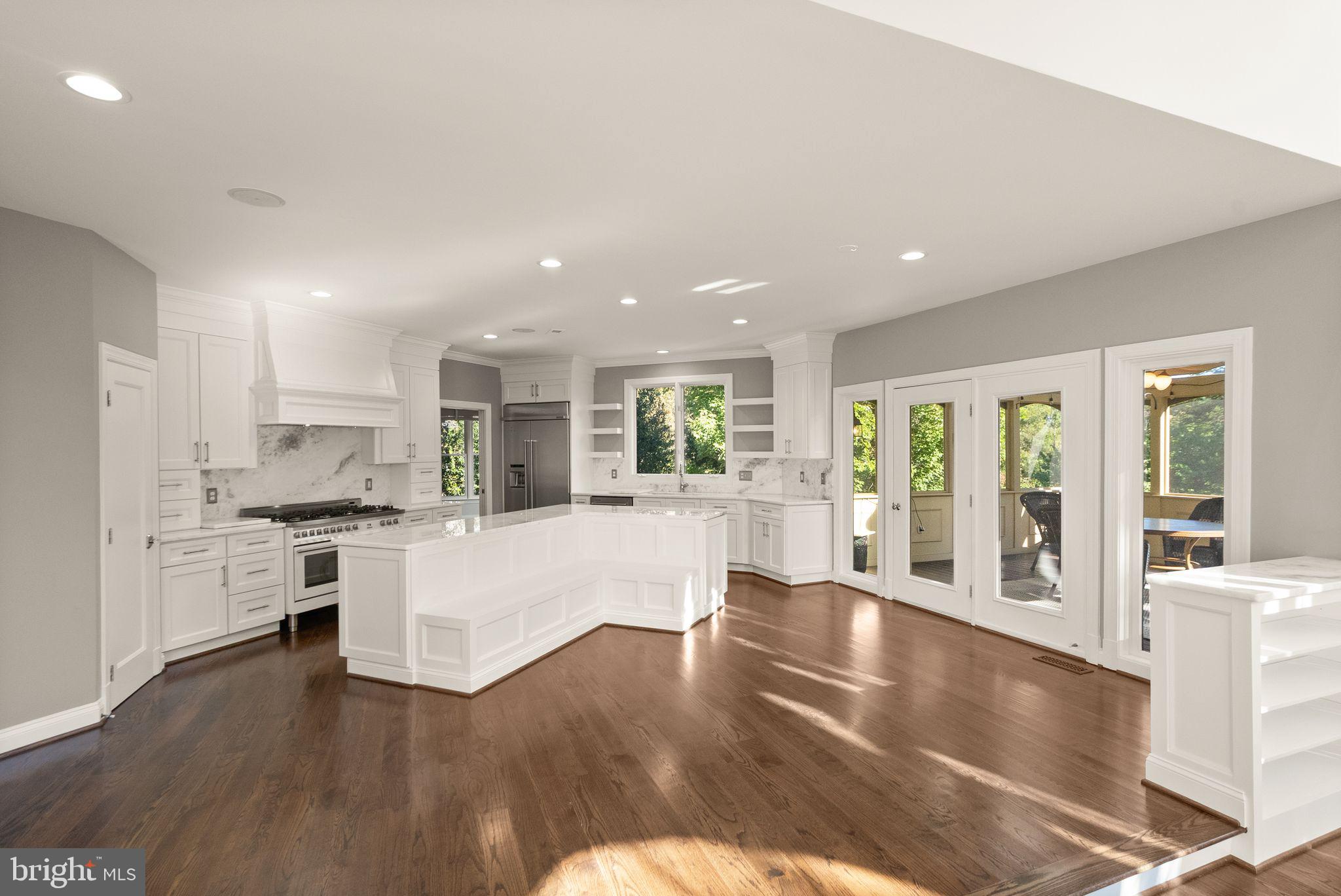 8318 ROXBOROUGH LOOP