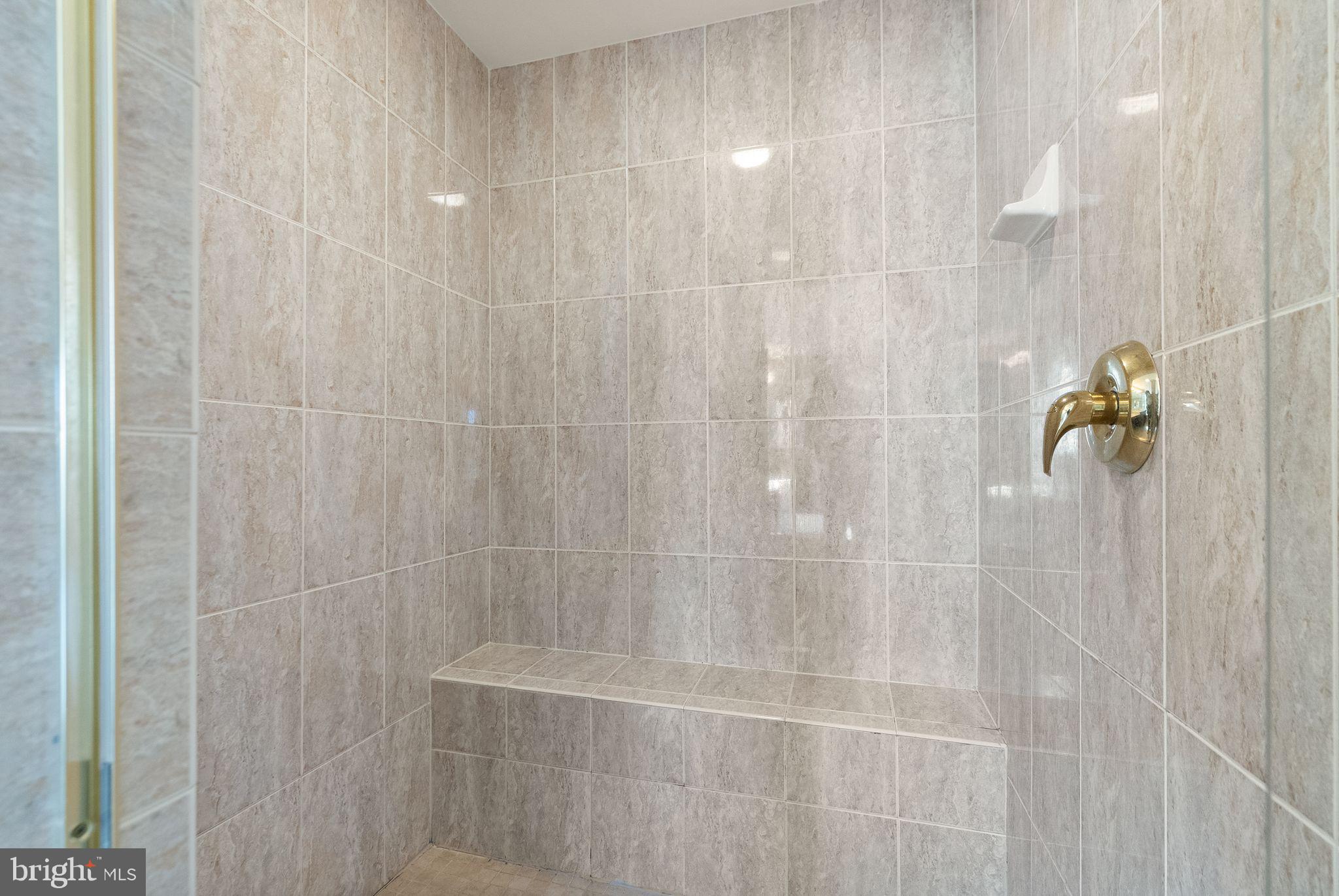 8318 ROXBOROUGH LOOP