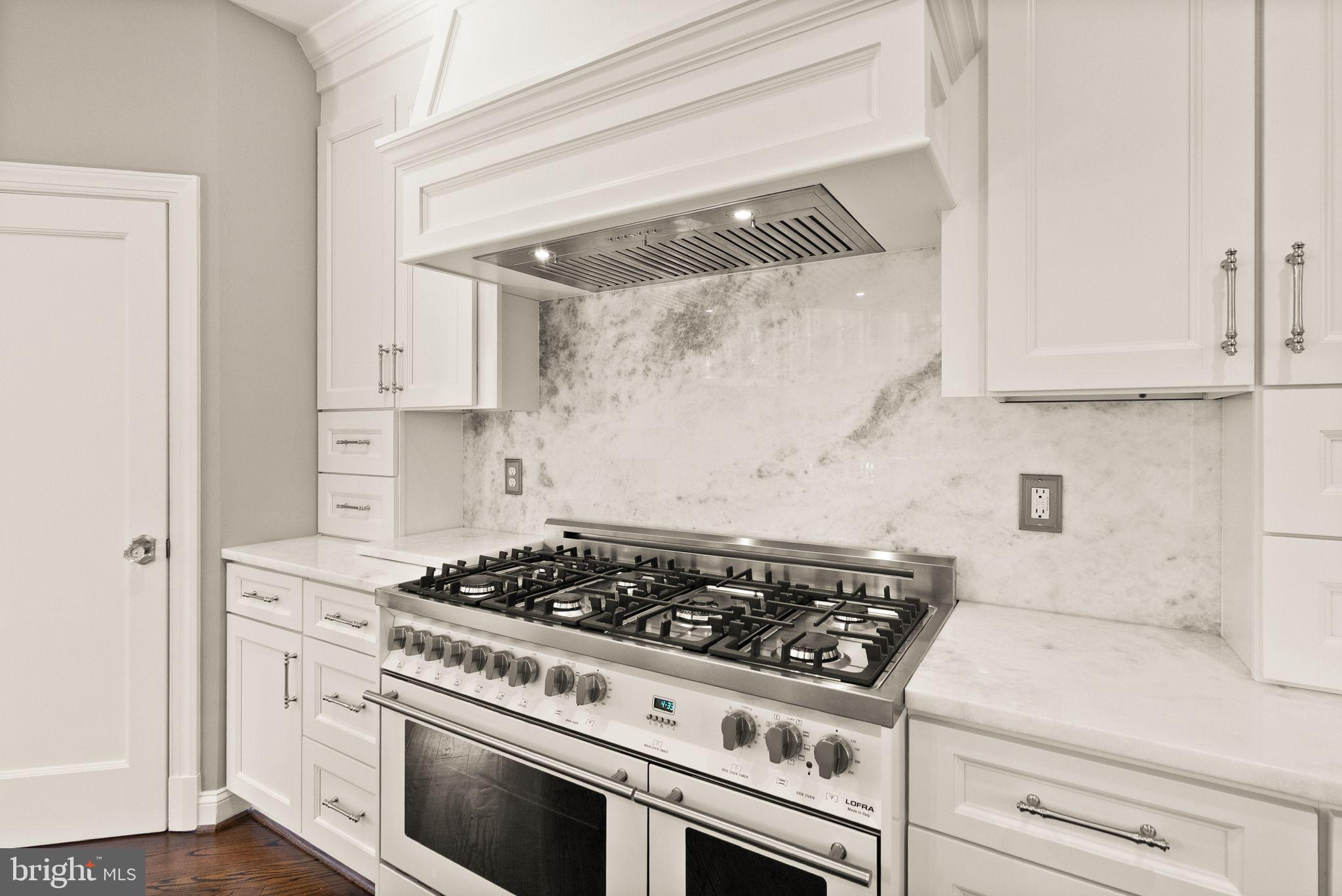8318 ROXBOROUGH LOOP