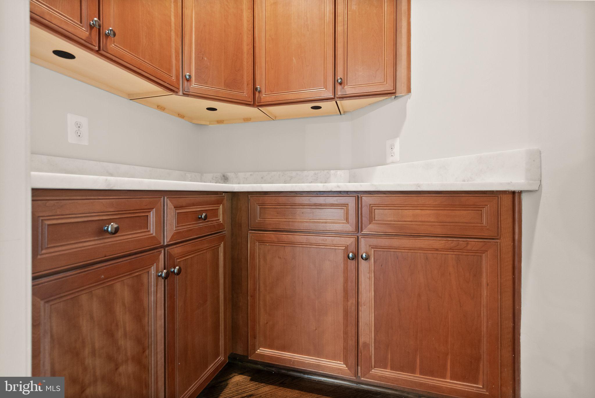 8318 ROXBOROUGH LOOP