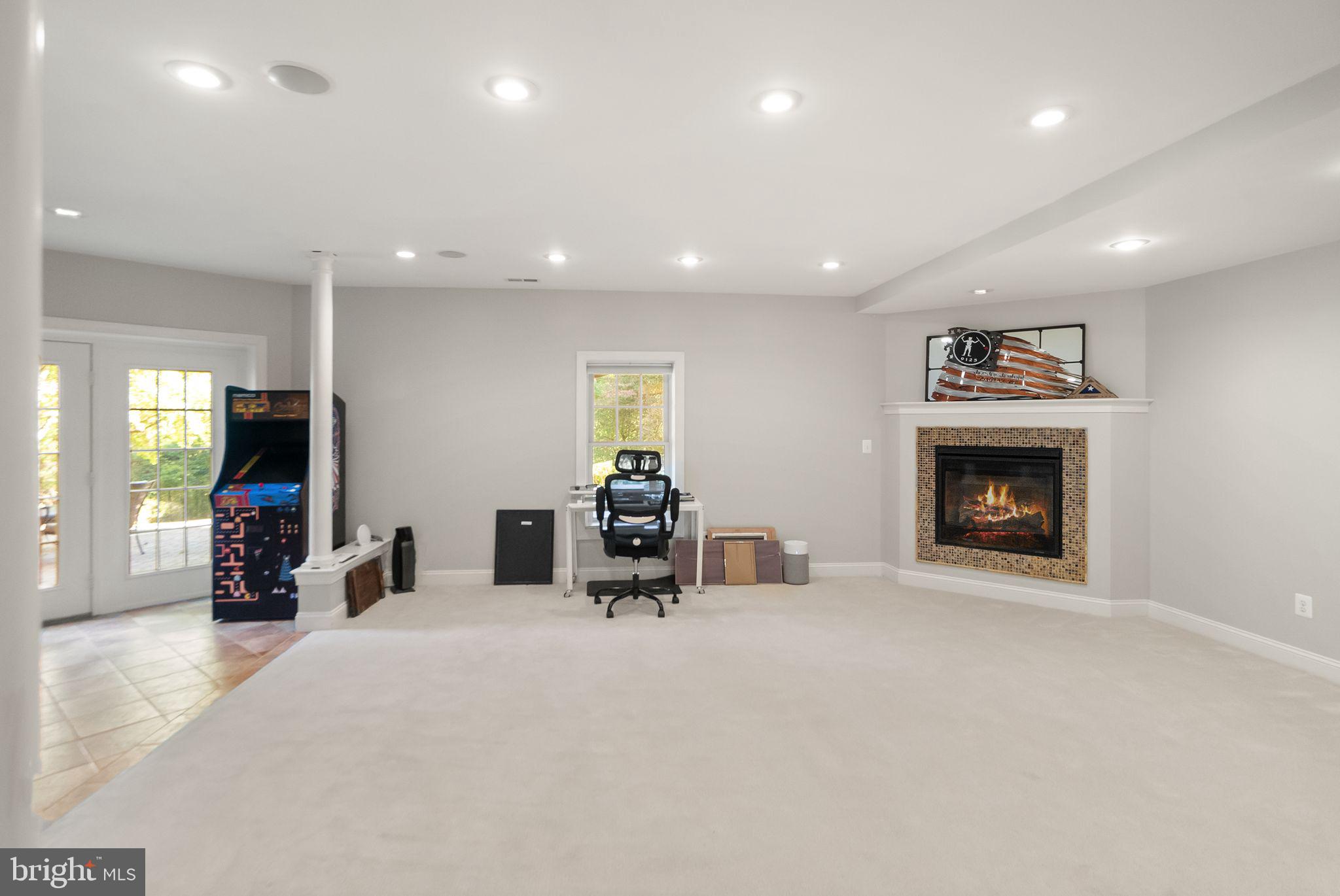 8318 ROXBOROUGH LOOP