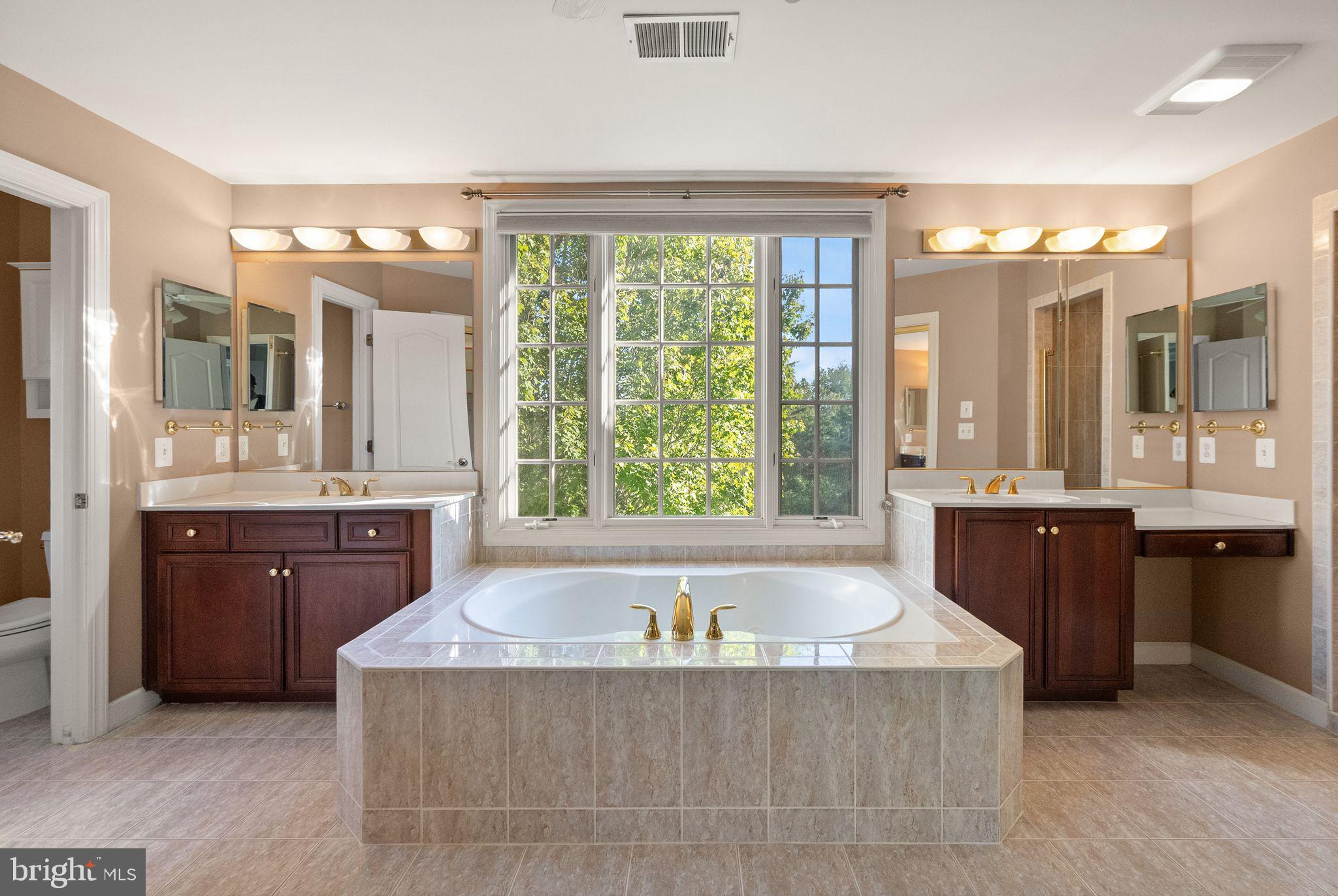 8318 ROXBOROUGH LOOP
