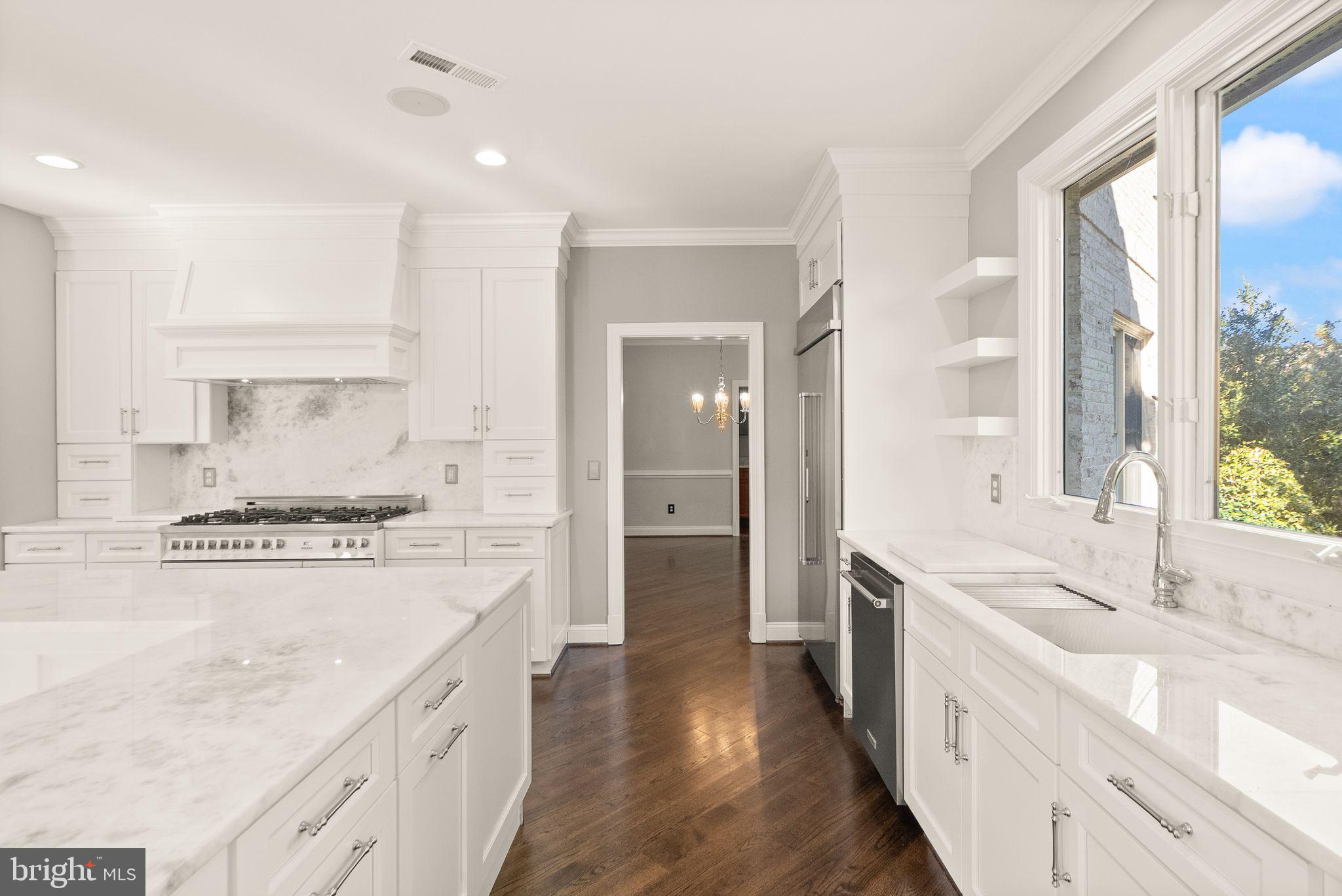 8318 ROXBOROUGH LOOP