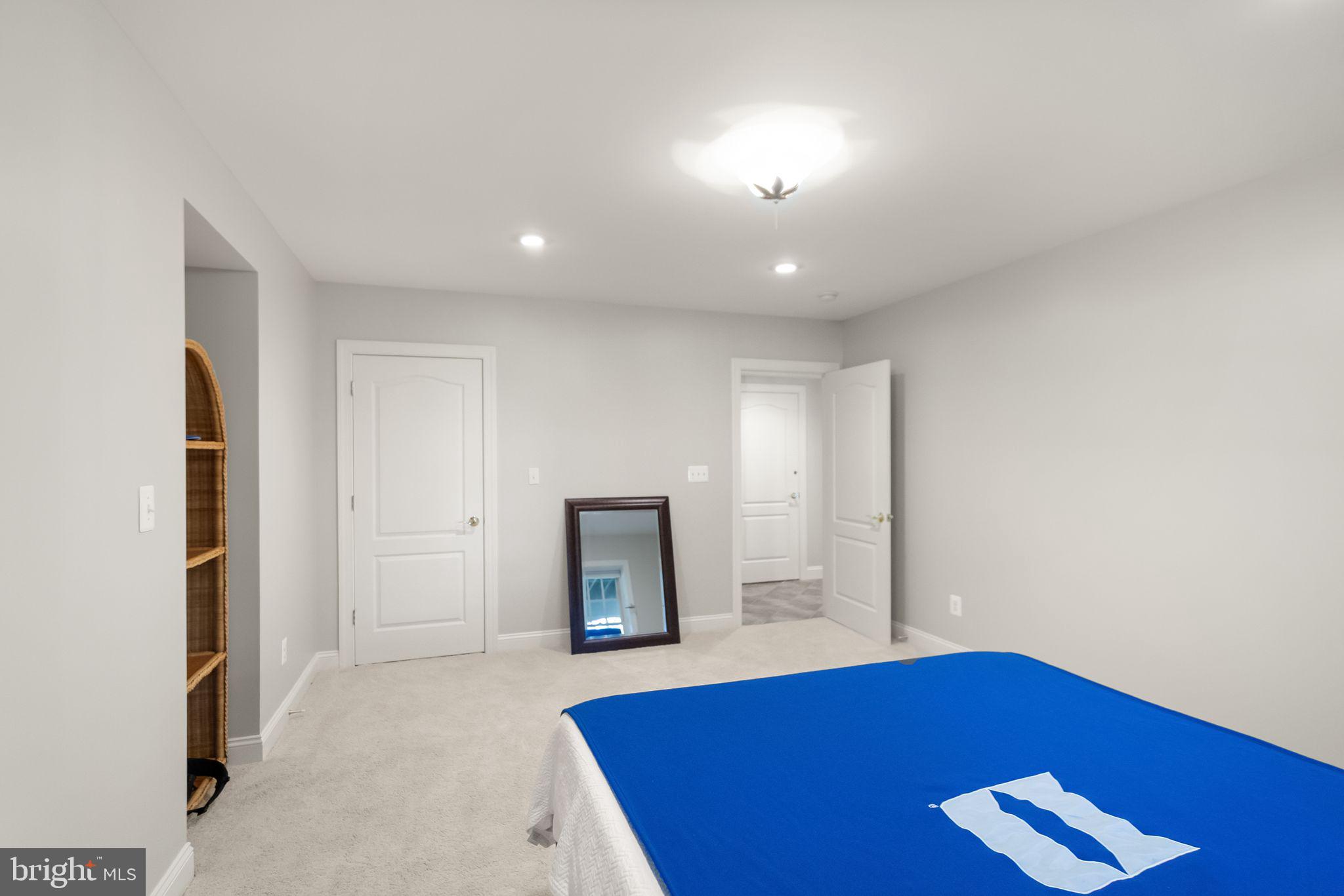 8318 ROXBOROUGH LOOP