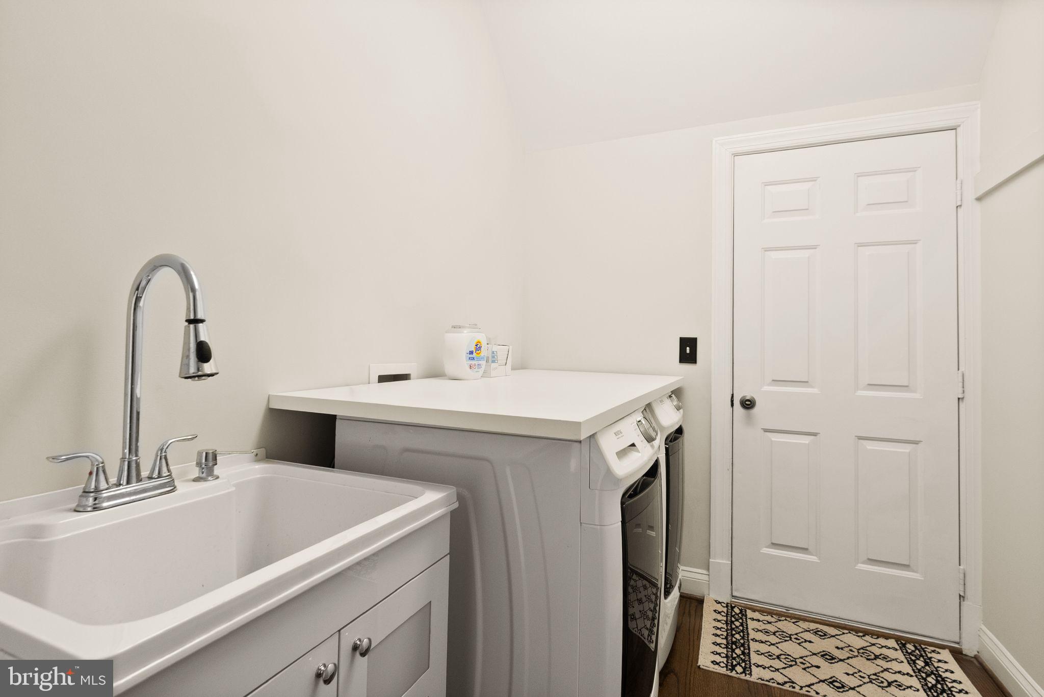 8318 ROXBOROUGH LOOP