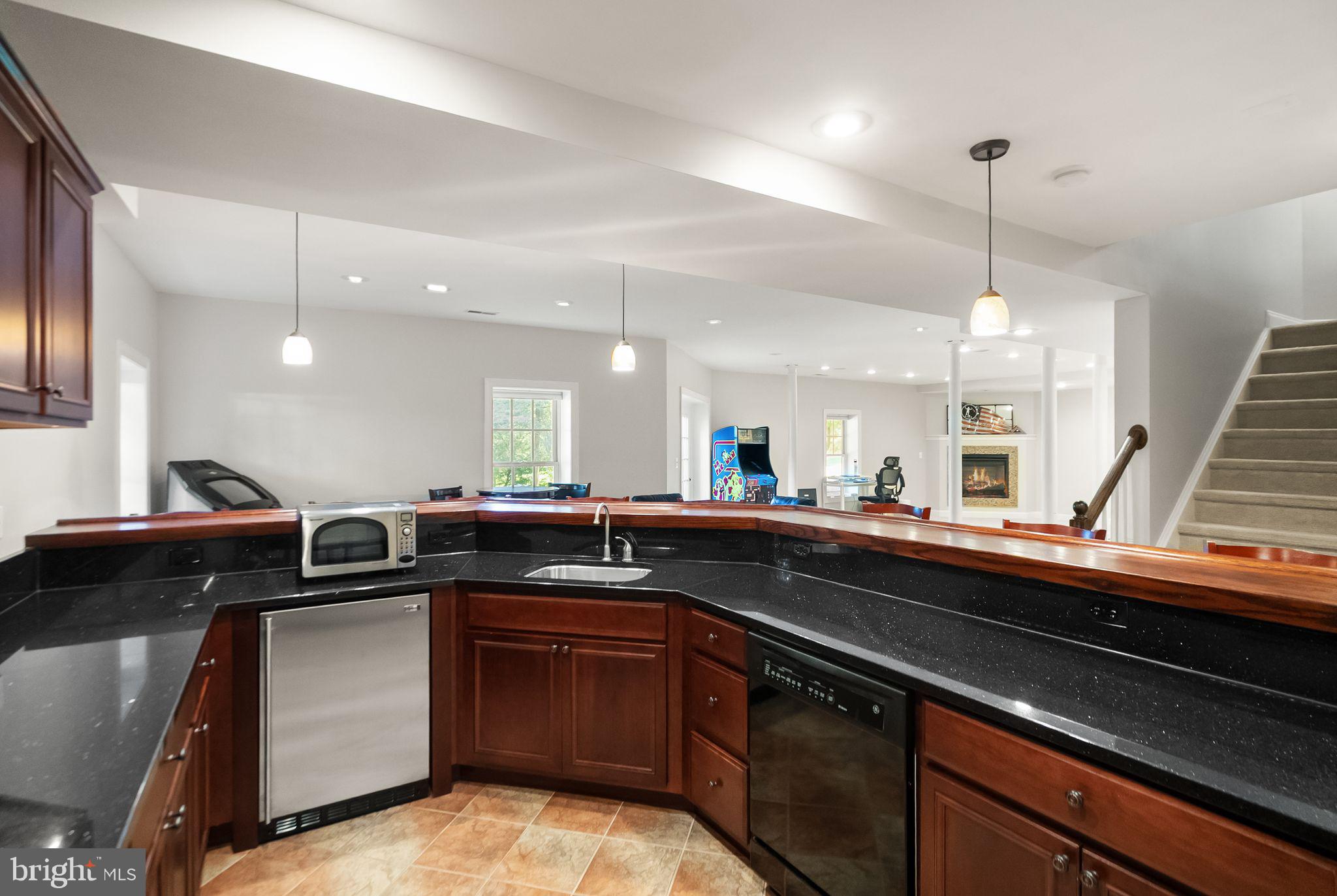 8318 ROXBOROUGH LOOP